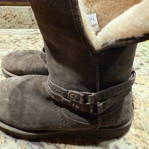 Women's UGG Boots EUC. Size 11